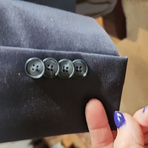 Kenneth Cole 33x32 two piece mens suit - Picture 2 of 11